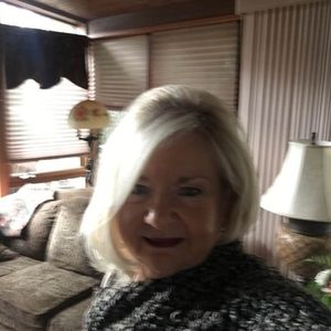 Meet your Posher, Dee